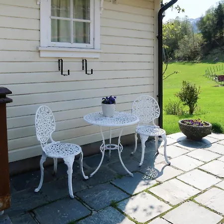 بيت للعطل Kvamsvika By Interhome